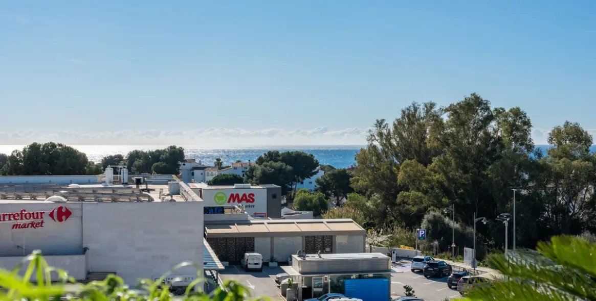 Sale of townhouse in Calahonda 18