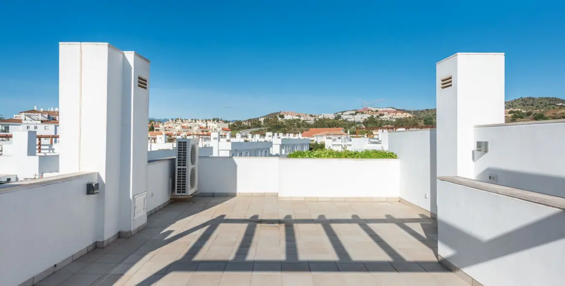 Sale of townhouse in Calahonda 19