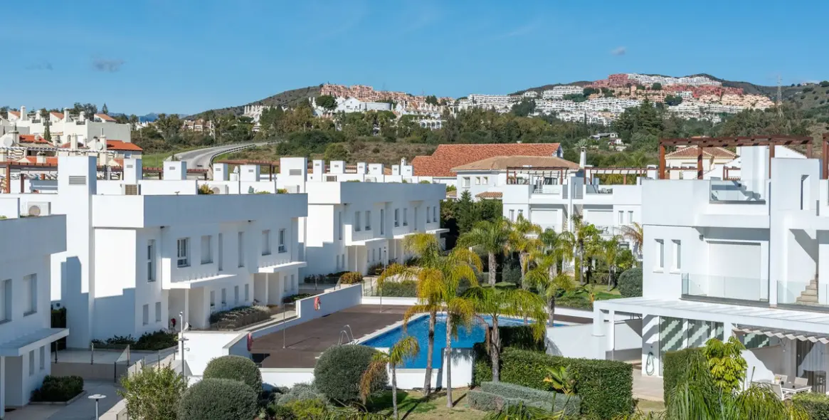 Sale of townhouse in Calahonda 20