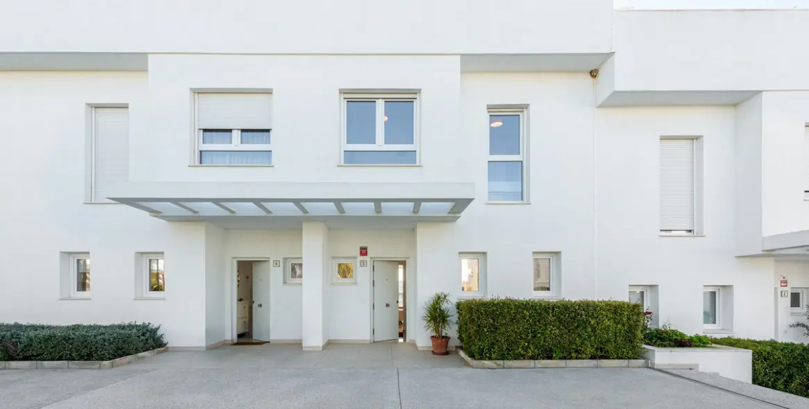 Sale of townhouse in Calahonda 26