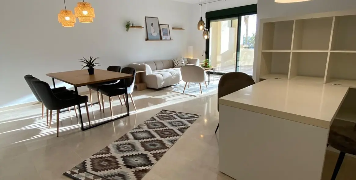 Alquiler a largo plazo de apartamento en planta media en San Pedro de Alcántara 6