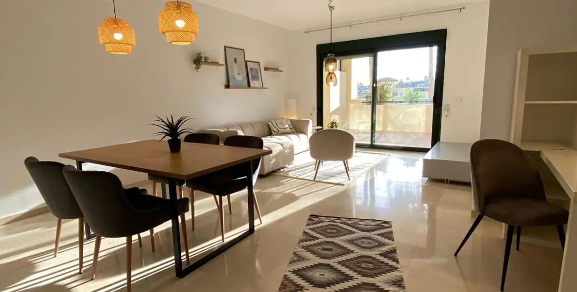 Alquiler a largo plazo de apartamento en planta media en San Pedro de Alcántara 8