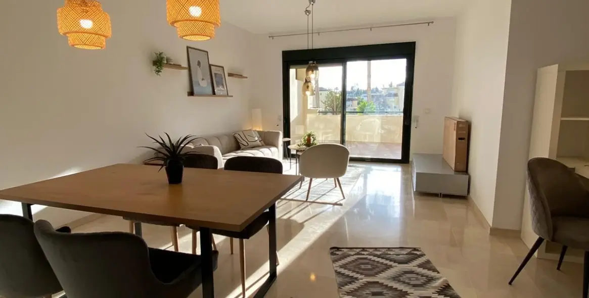 Alquiler a largo plazo de apartamento en planta media en San Pedro de Alcántara 9