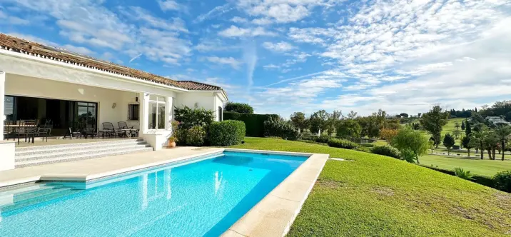 Long-term rent of detached villa in El Paraiso 0