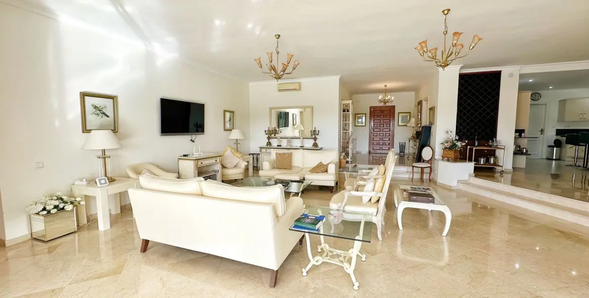 Долгосрочная аренда  отдельно стоящей виллы в El Paraiso 8