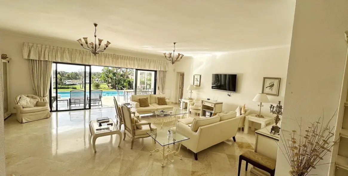 Долгосрочная аренда  отдельно стоящей виллы в El Paraiso 10