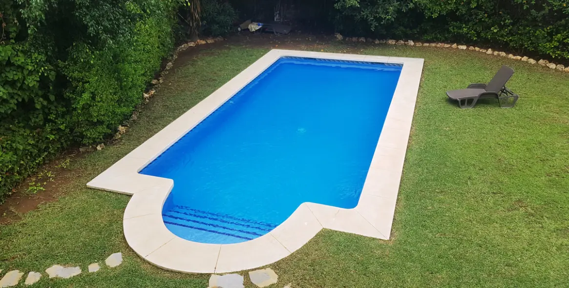 Продажа  отдельно стоящей виллы в Elviria 4