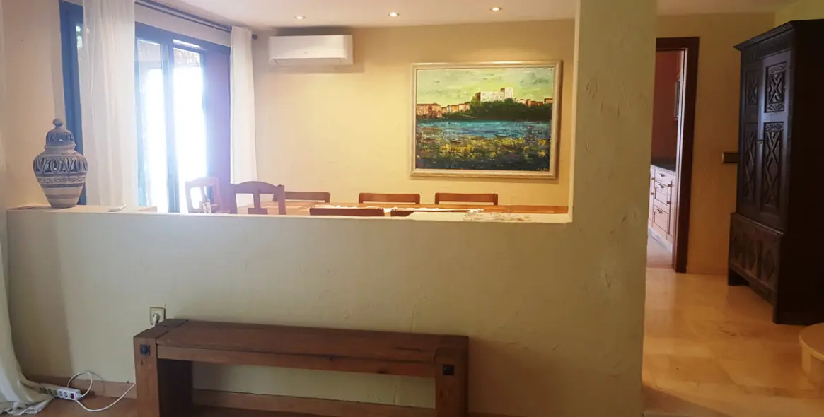 Продажа  отдельно стоящей виллы в Elviria 9