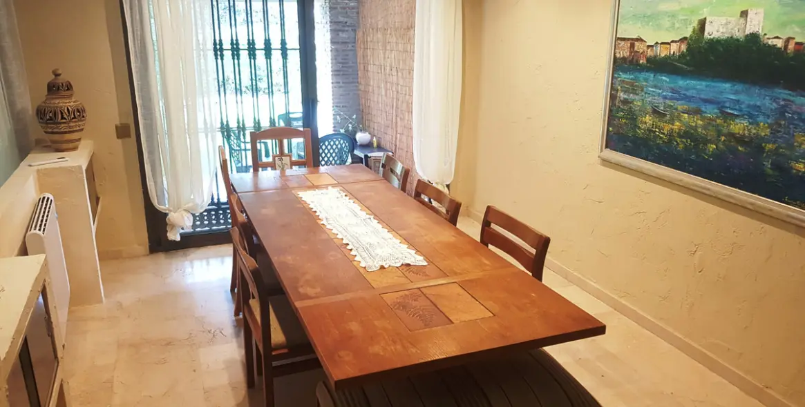 Продажа  отдельно стоящей виллы в Elviria 10