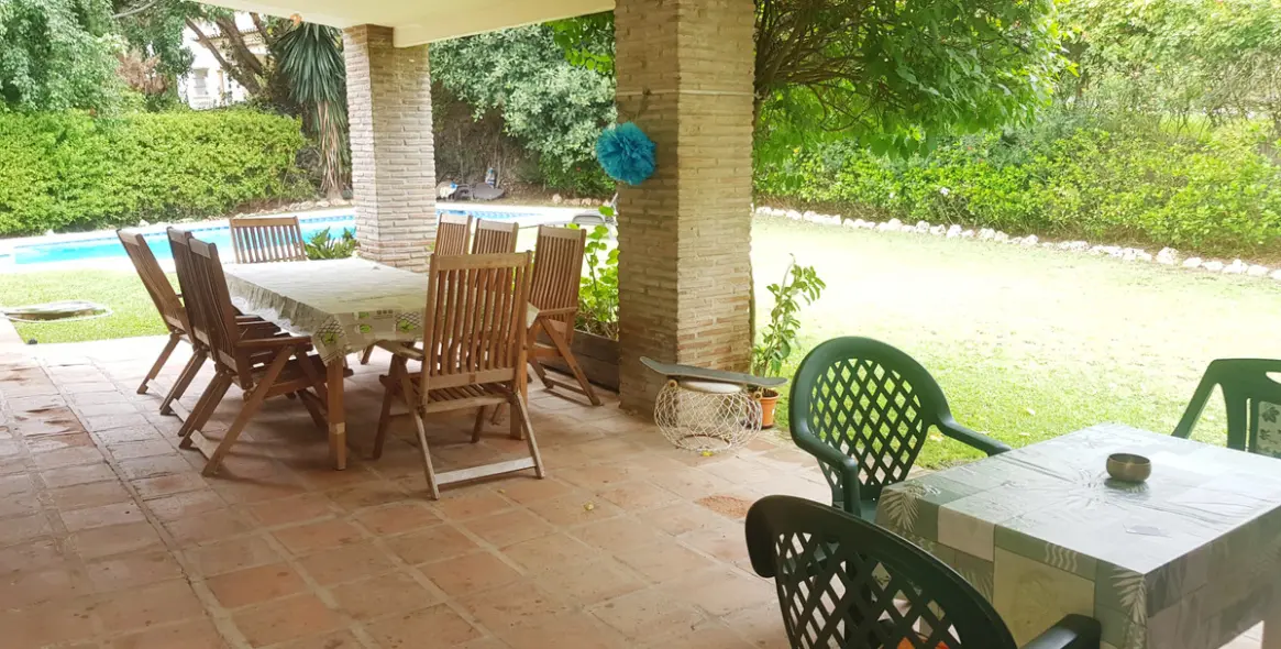 Продажа  отдельно стоящей виллы в Elviria 17