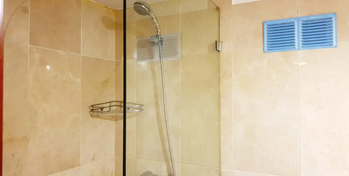 Sale of detached villa in Elviria 22