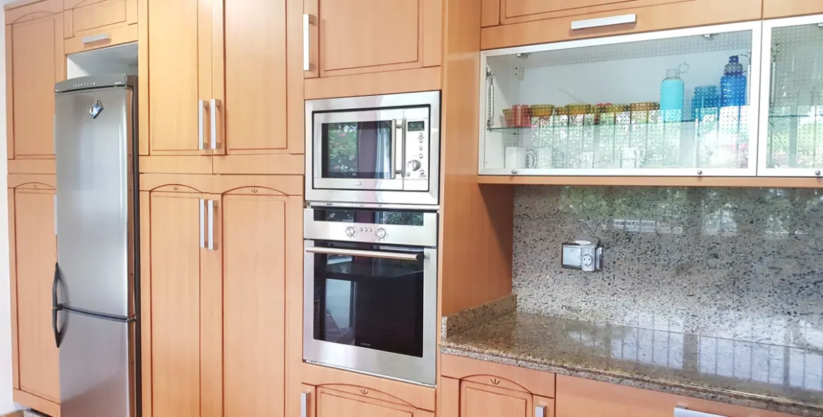 Sale of detached villa in Elviria 25