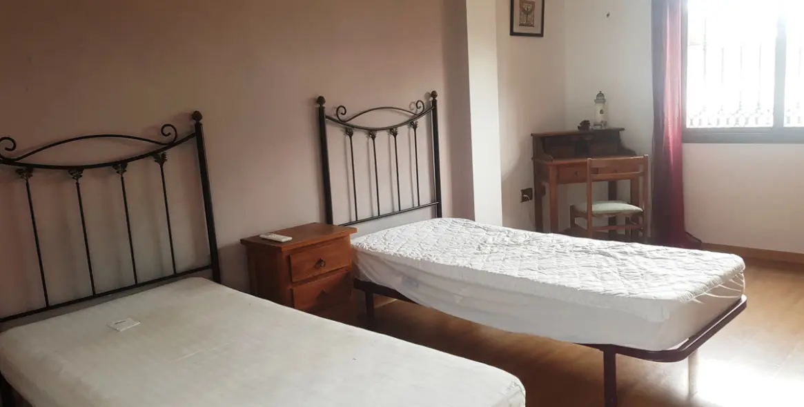 Sale of detached villa in Elviria 28