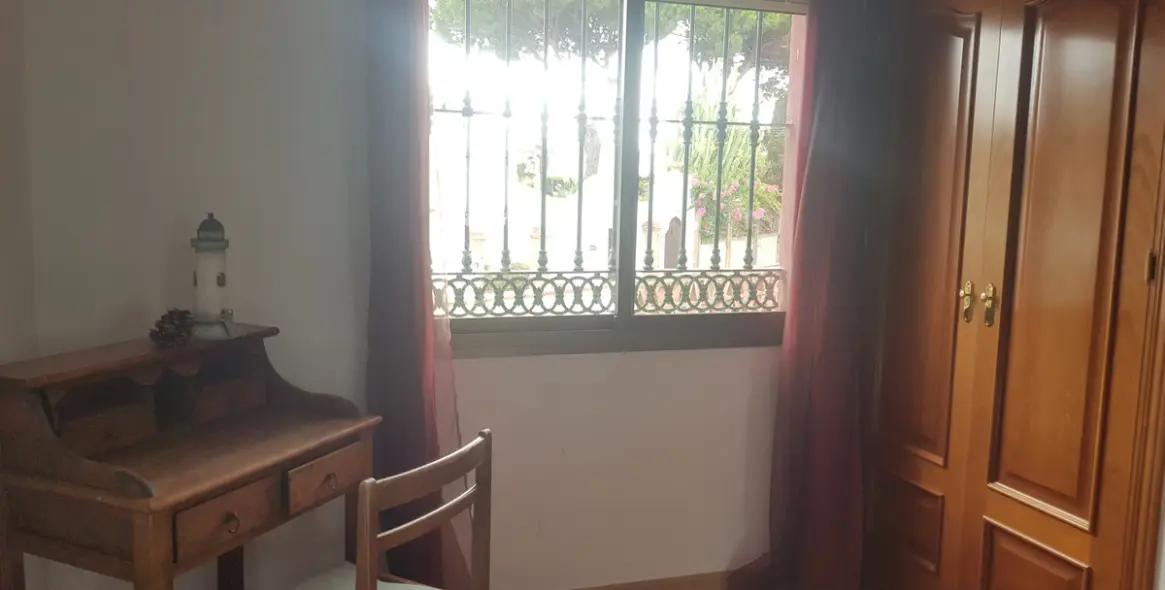 Sale of detached villa in Elviria 29