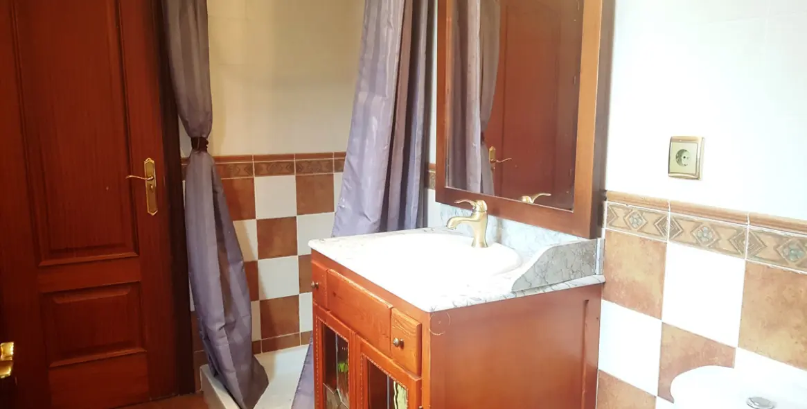 Sale of detached villa in Elviria 30