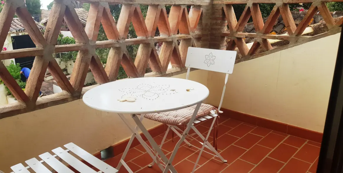 Sale of detached villa in Elviria 35