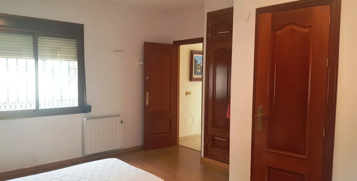 Sale of detached villa in Elviria 36