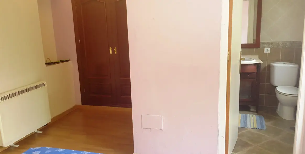 Sale of detached villa in Elviria 43