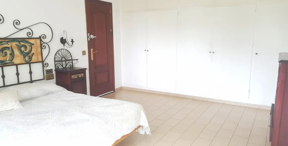 Sale of detached villa in Elviria 47