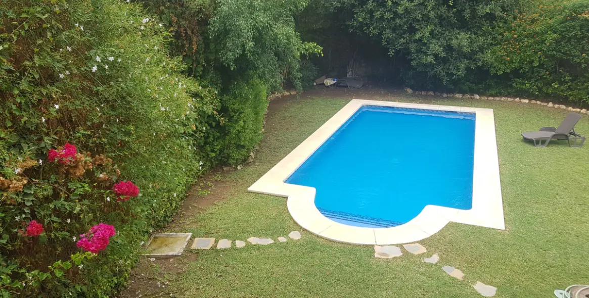 Sale of detached villa in Elviria 54