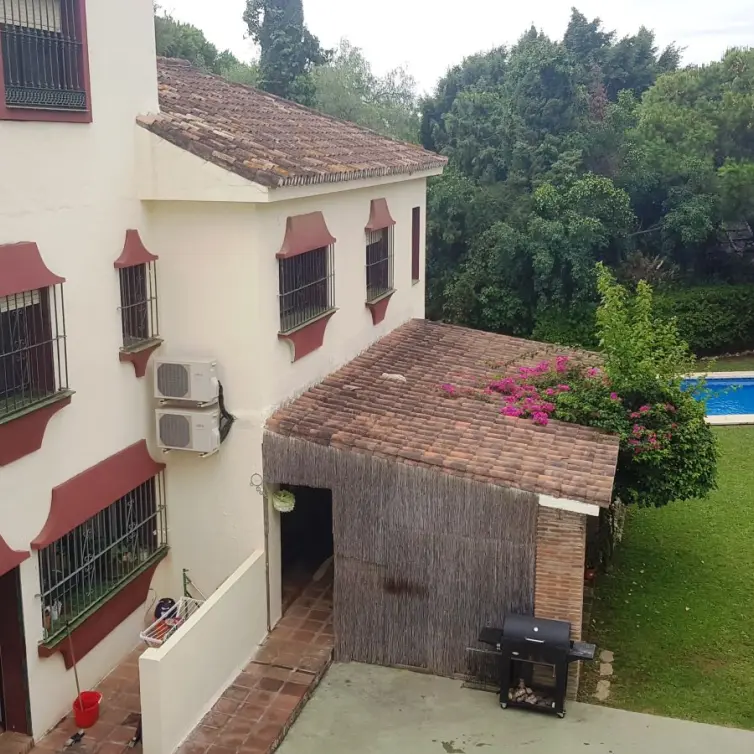 Venta de villa independiente en Elviria