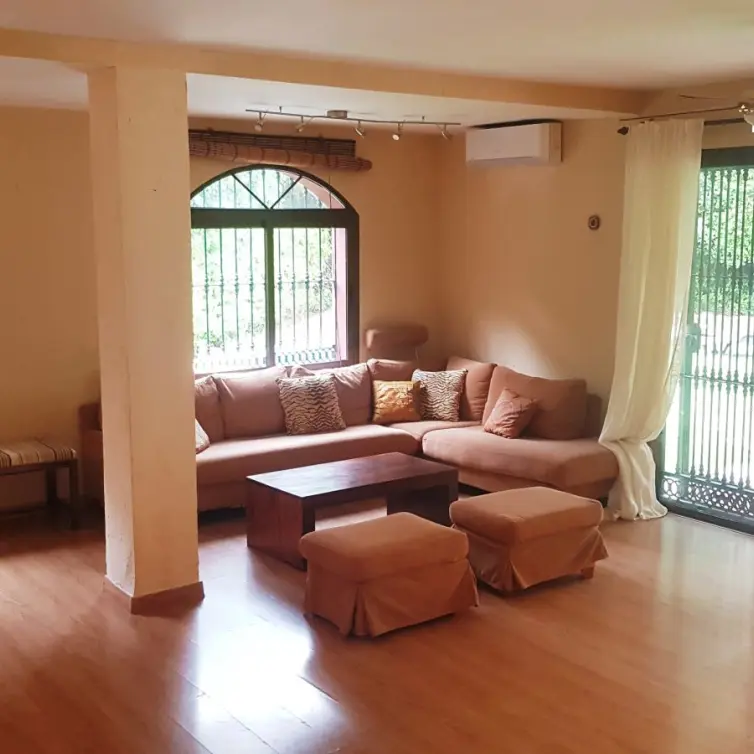 Venta de villa independiente en Elviria