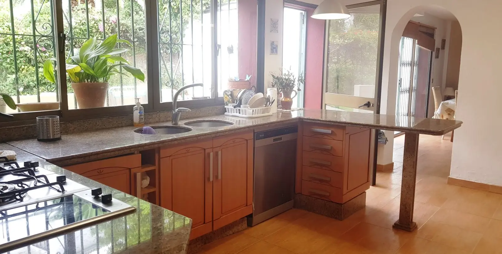 Продажа  отдельно стоящей виллы в Elviria 23