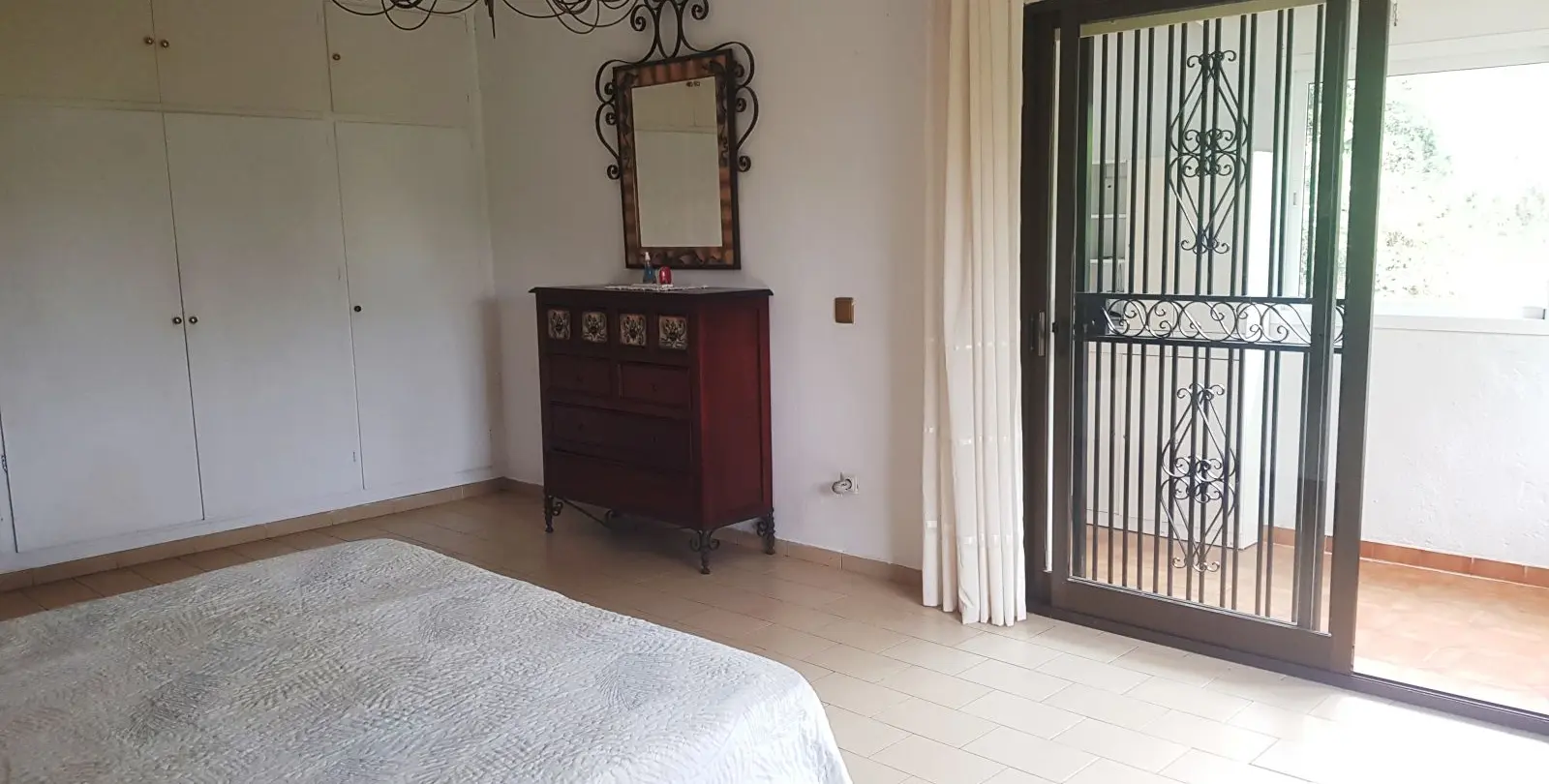 Продажа  отдельно стоящей виллы в Elviria 48