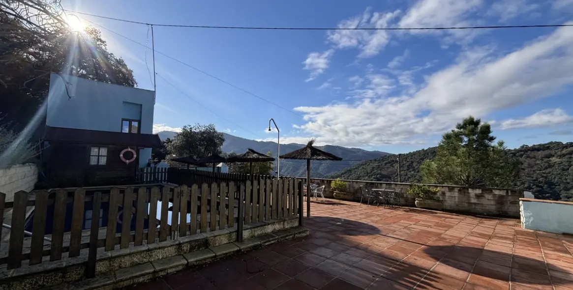 Sale of hostel in Júzcar 1