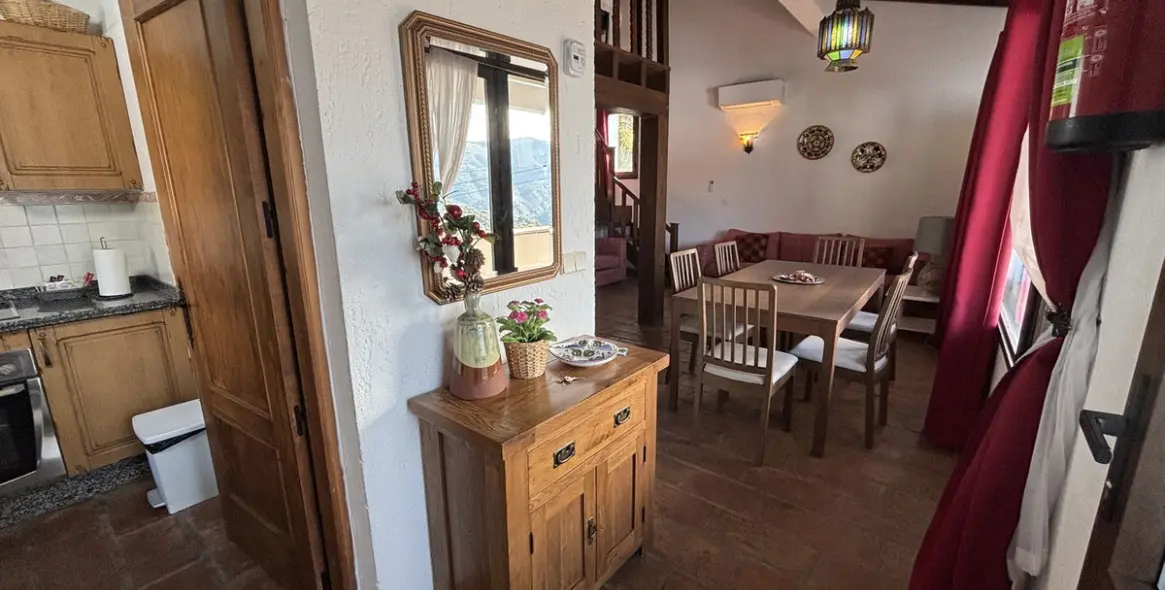 Sale of hostel in Júzcar 6