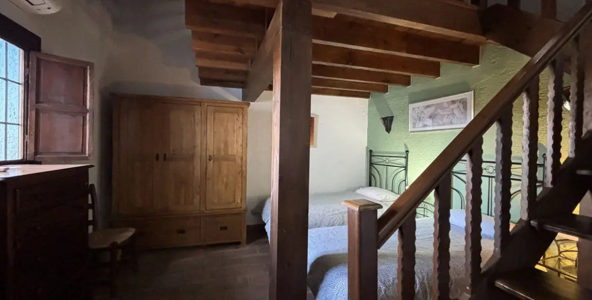 Sale of hostel in Júzcar 10