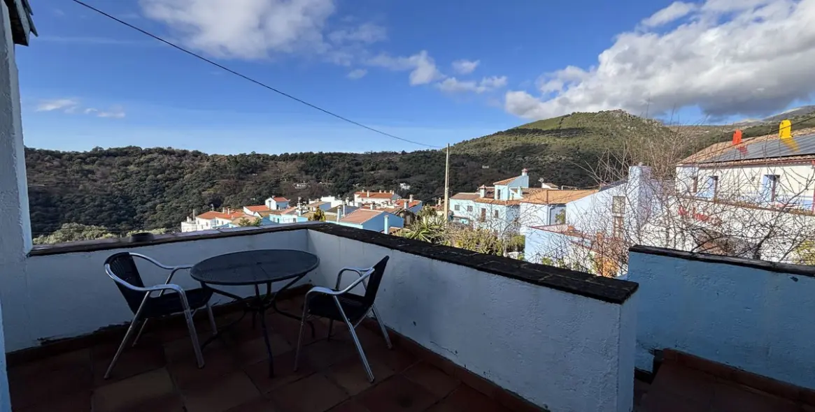 Sale of hostel in Júzcar 11