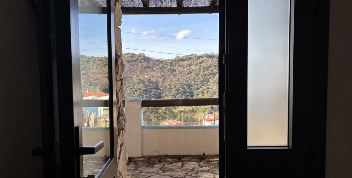 Sale of hostel in Júzcar 14