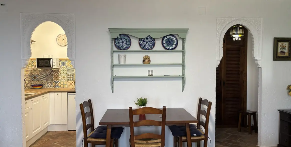 Sale of hostel in Júzcar 16