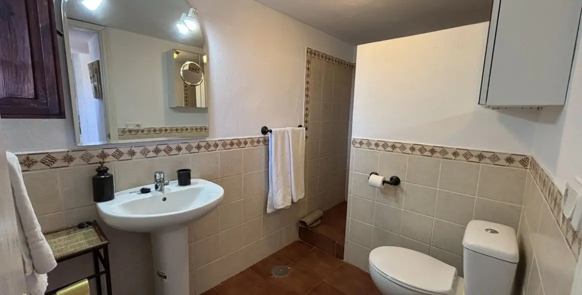 Продажа хостела в Júzcar 24