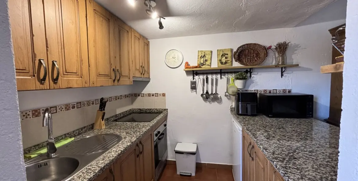 Продажа хостела в Júzcar 25