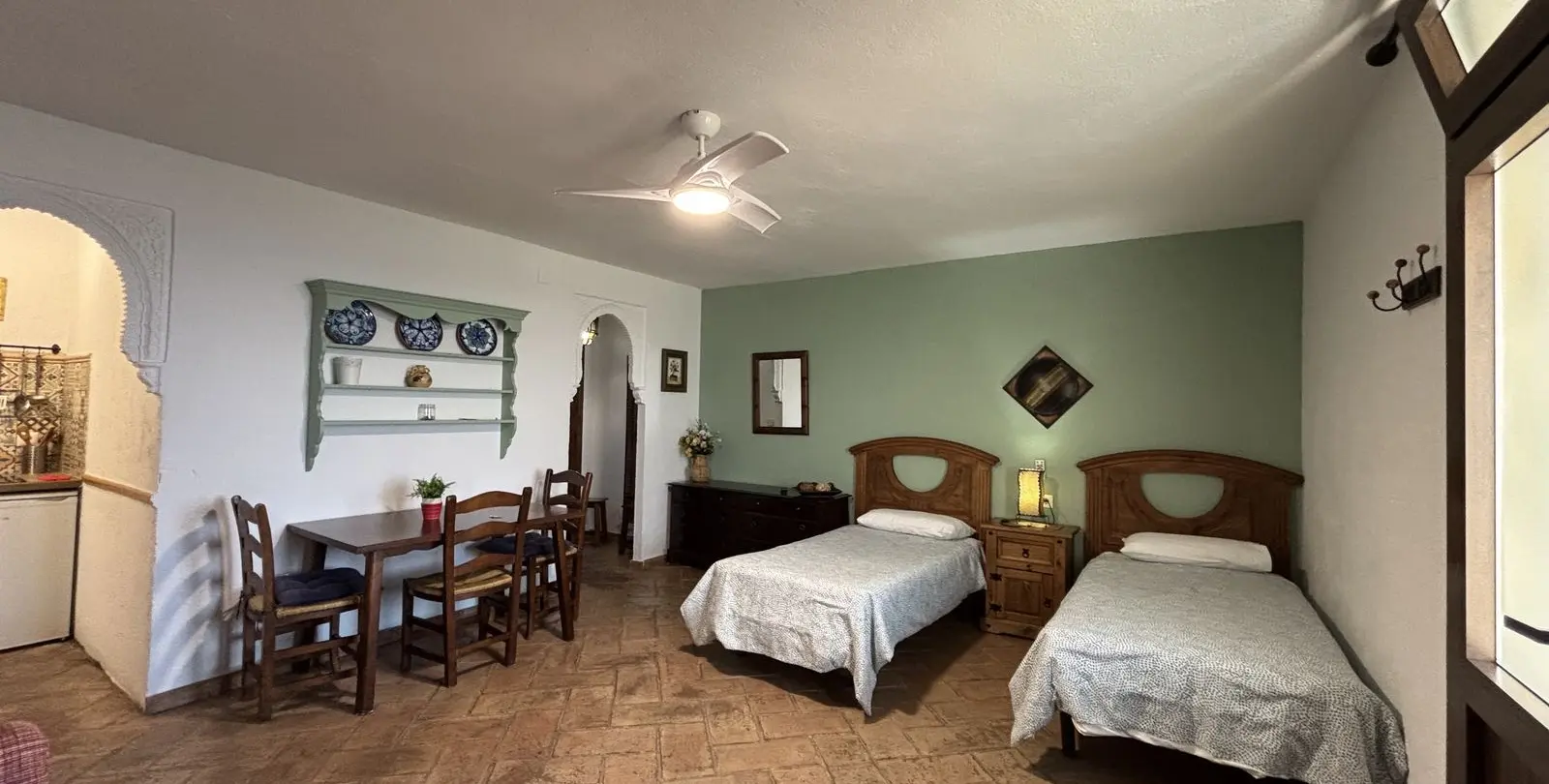 Sale of hostel in Júzcar 15