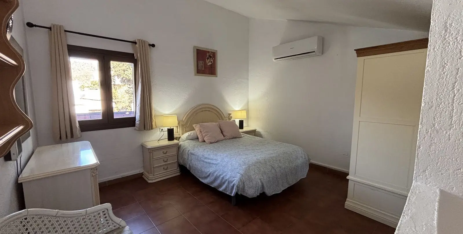 Sale of hostel in Júzcar 21