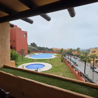 Продажа апартаментов на первом этаже в La Duquesa