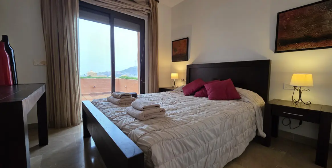 Продажа апартаментов на первом этаже в La Duquesa 11