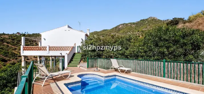 Продажа  отдельно стоящей виллы в Frigiliana 1