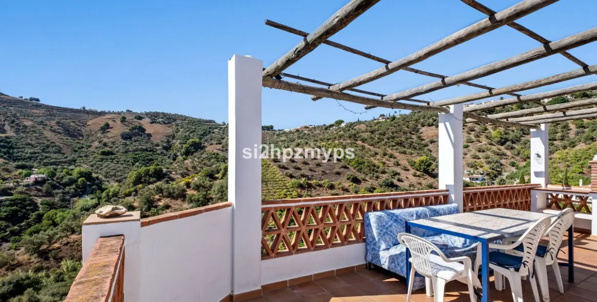 Продажа  отдельно стоящей виллы в Frigiliana 7