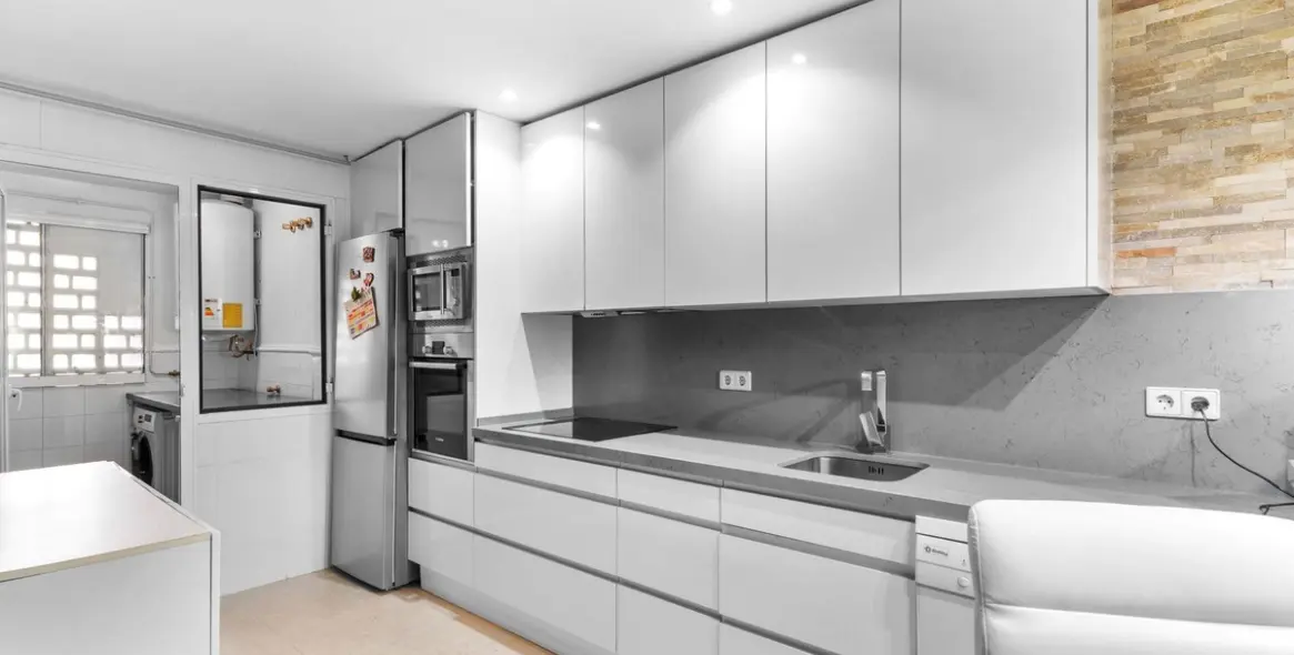 Продажа апартаментов на первом этаже в Guadalmina Alta 1