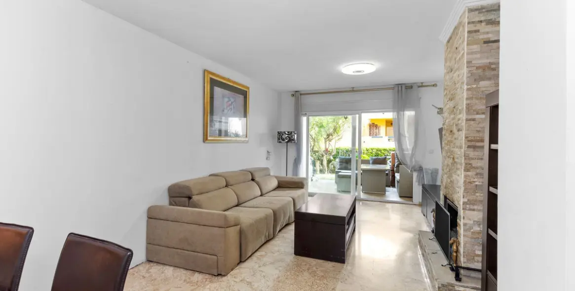 Продажа апартаментов на первом этаже в Guadalmina Alta 6