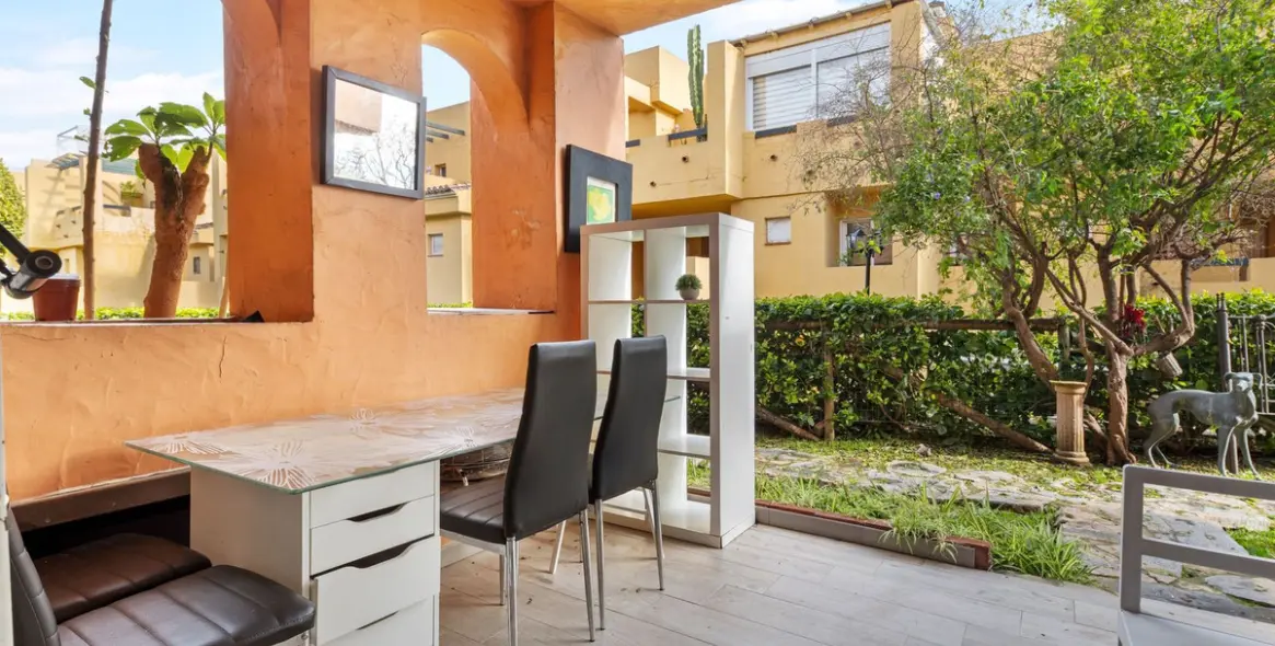 Продажа апартаментов на первом этаже в Guadalmina Alta 19