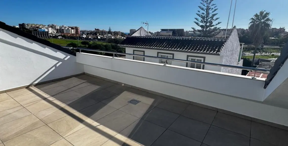 Sale of middle floor apartment in Fuengirola 5