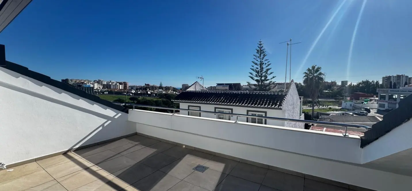 Venta de apartamento en planta media en Fuengirola 0