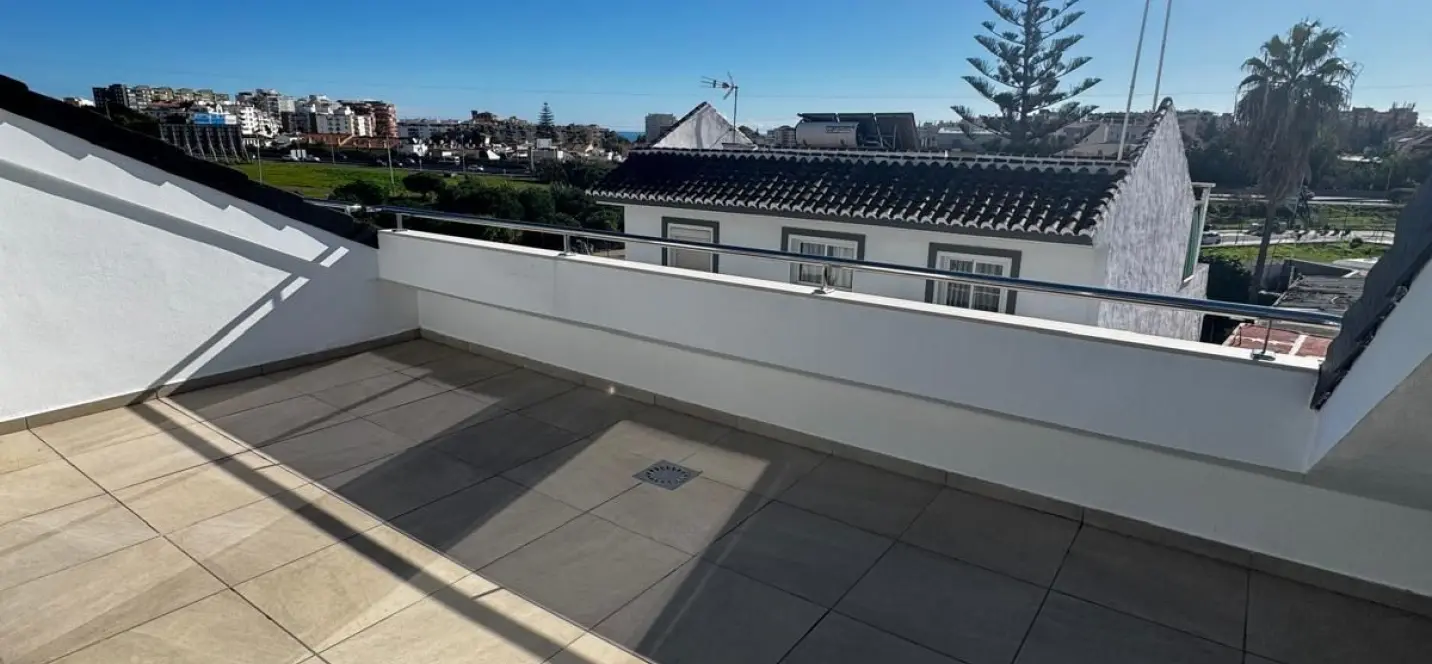 Venta de apartamento en planta media en Fuengirola 4