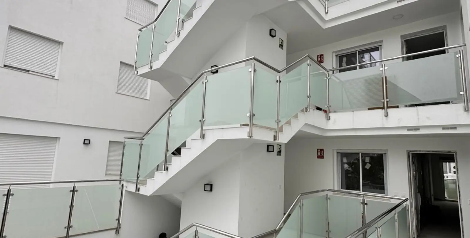 Venta de apartamento en planta media en Fuengirola 28