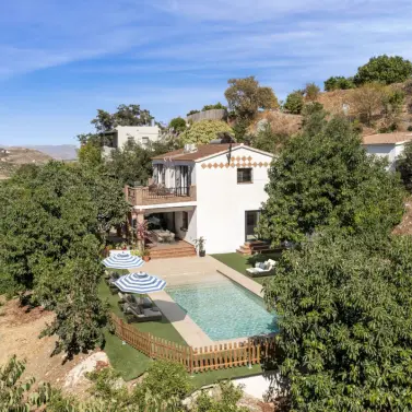 Продажа  отдельно стоящей виллы в Coín